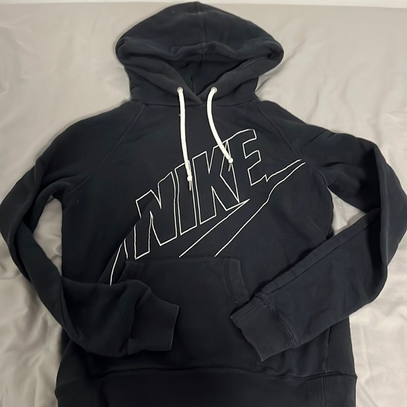 EUC Nike hoodie - Picture 1 of 2